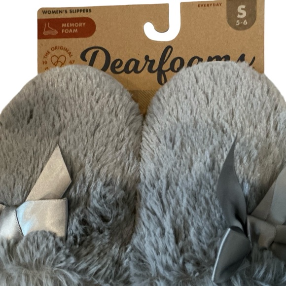 Dearfoams memory foam slippers grey faux fur with bow size 5-6 indoor outdoor - Picture 2 of 5